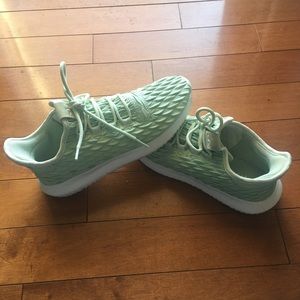 ADIDAS WOMEN'S TUBULAR RUNNING SHOE